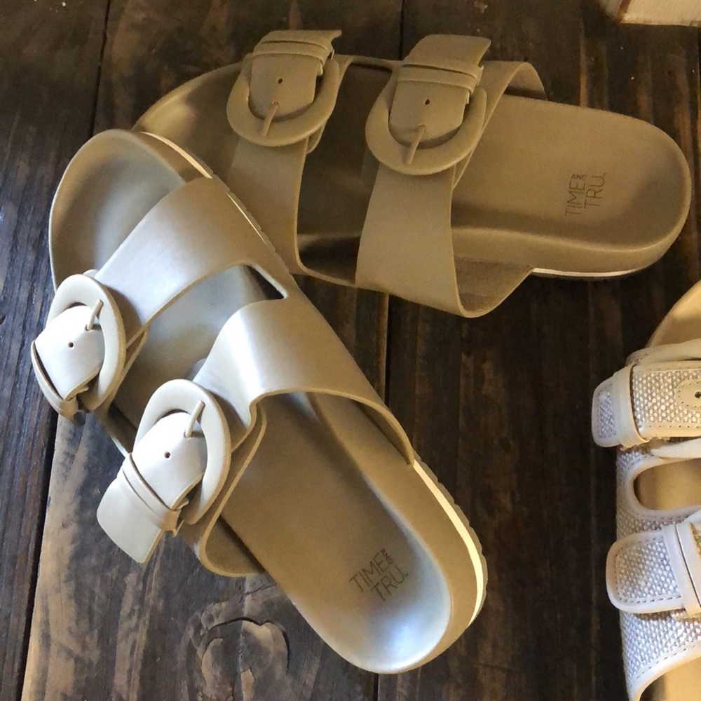Time and Tru slip on sandal buckle cream brown taupe like new lot of 3 sโฆ - Picture 16 of 16